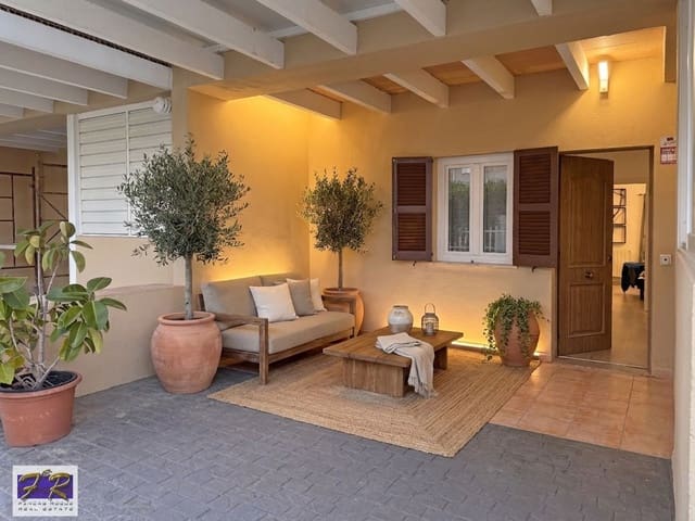 4 sypialnia Willa na sprzedaż w Puerto de Alcudia, Alcúdia z basenem garażem - 669 000 € (Ref: 9967119)