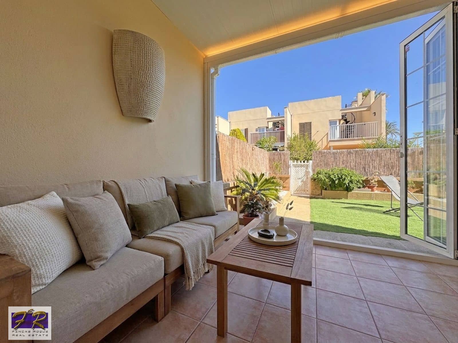 4 sypialnia Willa na sprzedaż w Puerto de Alcudia z basenem garażem - 669 000 € (Ref: 9967119)