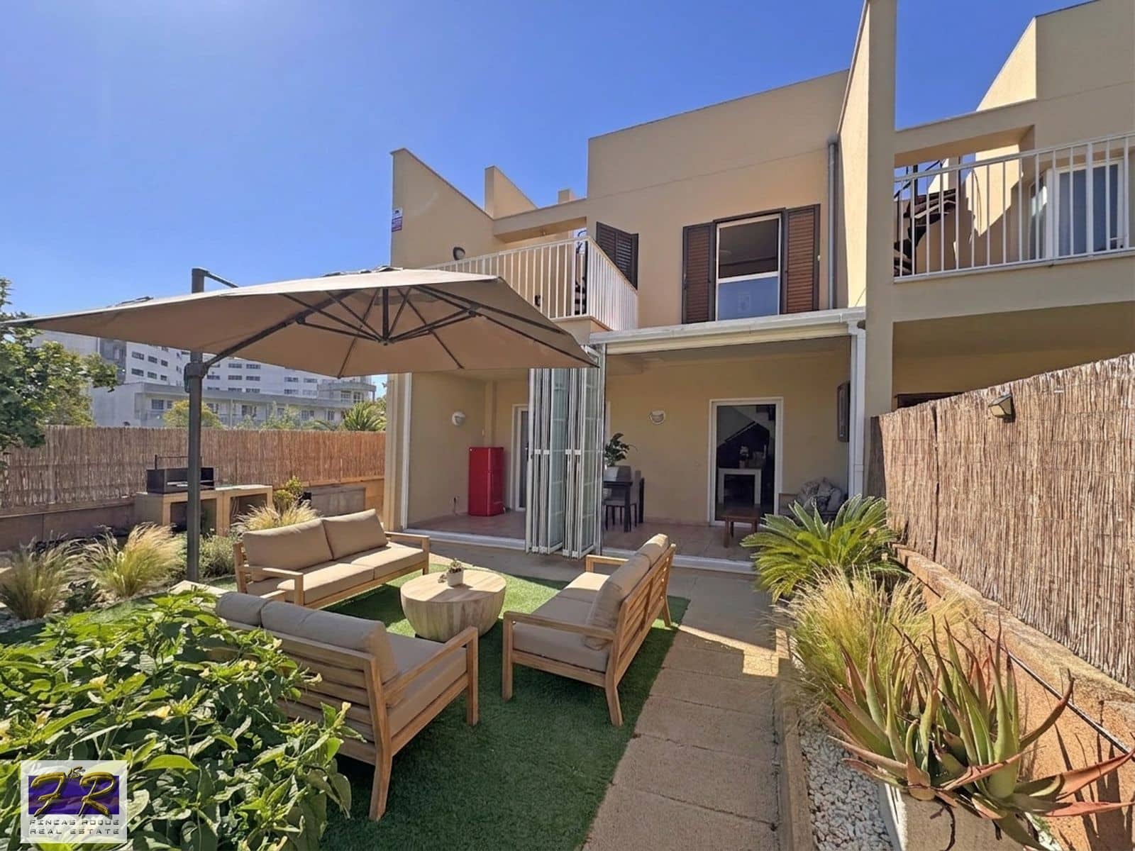 4 sypialnia Willa na sprzedaż w Puerto de Alcudia z basenem garażem - 669 000 € (Ref: 9967119)