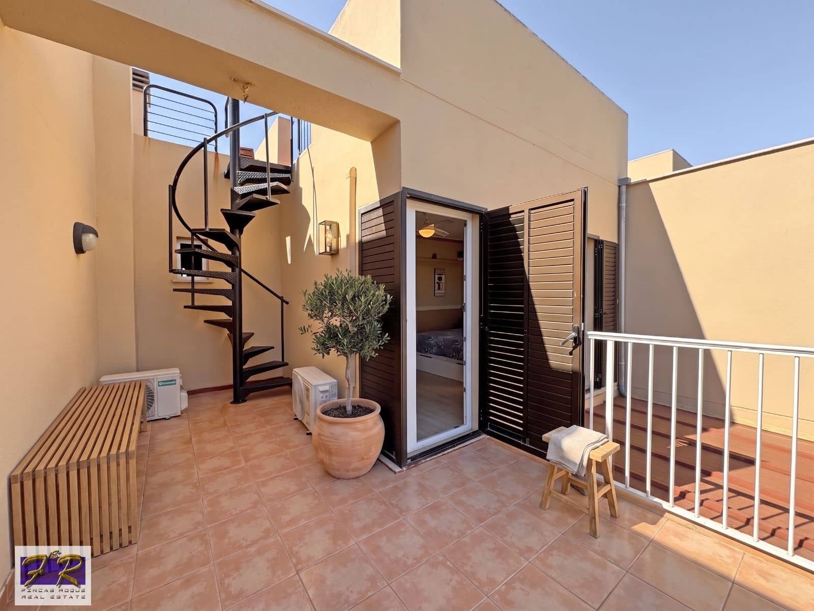 4 sypialnia Willa na sprzedaż w Puerto de Alcudia z basenem garażem - 669 000 € (Ref: 9967119)