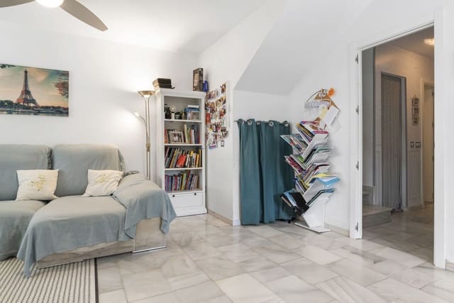 4 sypialnia Dom na sprzedaż w Torremolinos z basenem garażem - 569 000 € (Ref: 10014250)