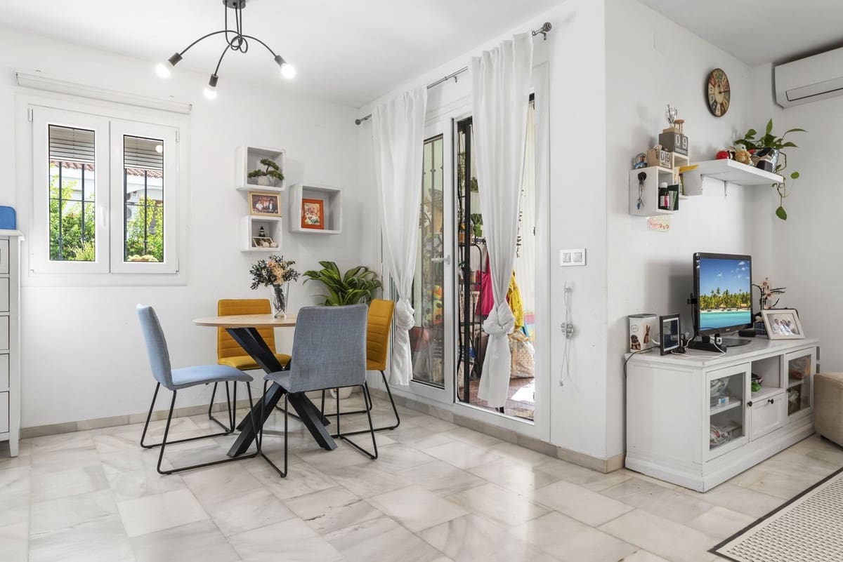 4 sypialnia Dom na sprzedaż w Torremolinos z basenem garażem - 569 000 € (Ref: 10014250)
