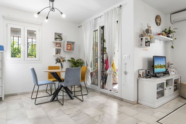 4 sypialnia Dom na sprzedaż w Torremolinos z basenem garażem - 569 000 € (Ref: 10014250)