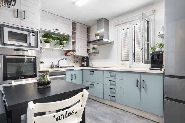 4 sypialnia Dom na sprzedaż w Torremolinos z basenem garażem - 569 000 € (Ref: 10014250)