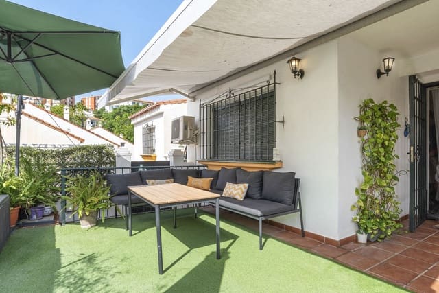 4 sypialnia Dom na sprzedaż w Torremolinos z basenem garażem - 569 000 € (Ref: 10014250)