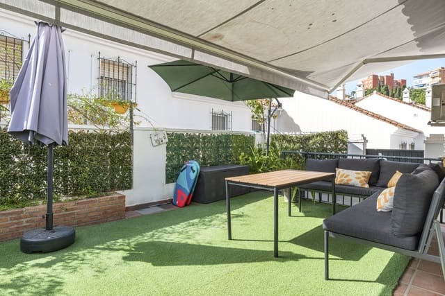 4 sypialnia Dom na sprzedaż w Torremolinos z basenem garażem - 569 000 € (Ref: 10014250)