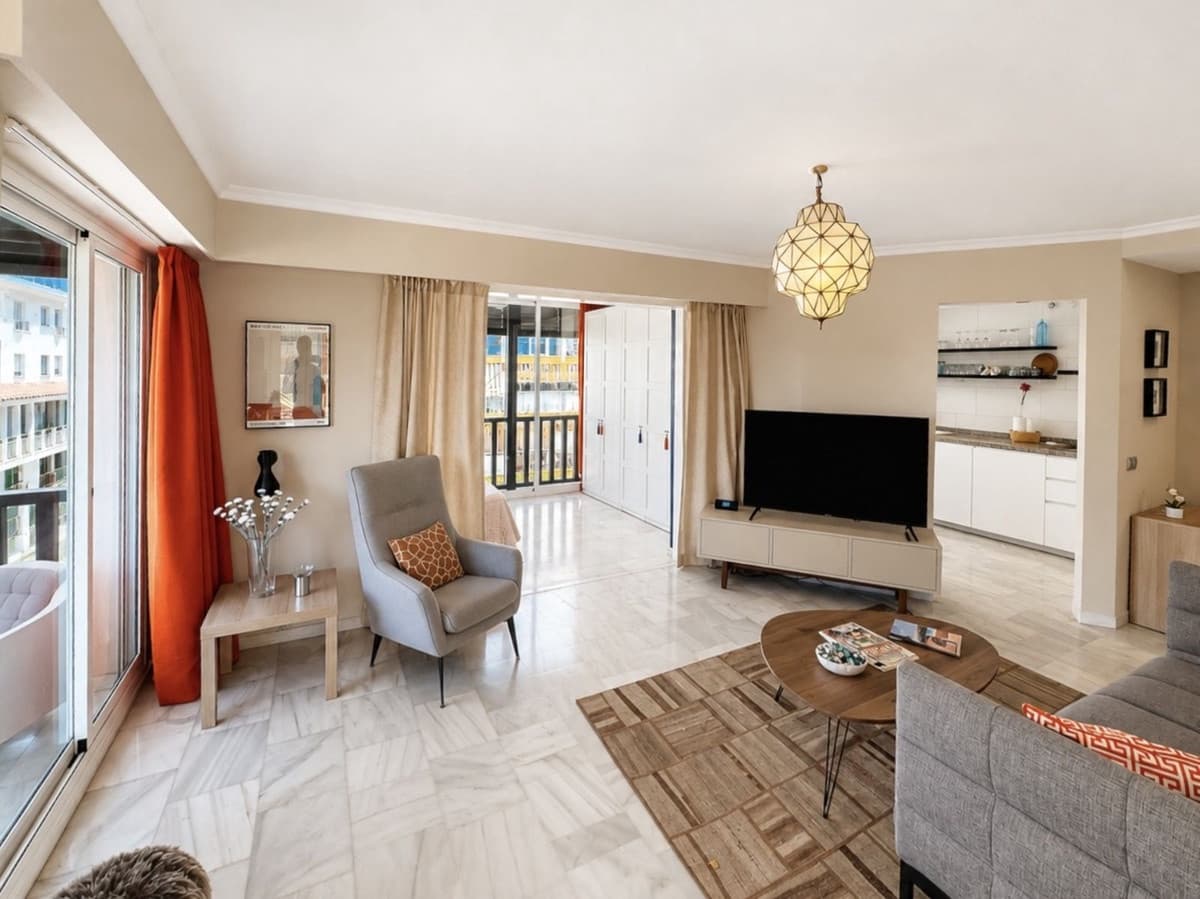 2 bedroom Apartment for sale in Fuengirola with pool garage - € 385,000 (Ref: 10034311)