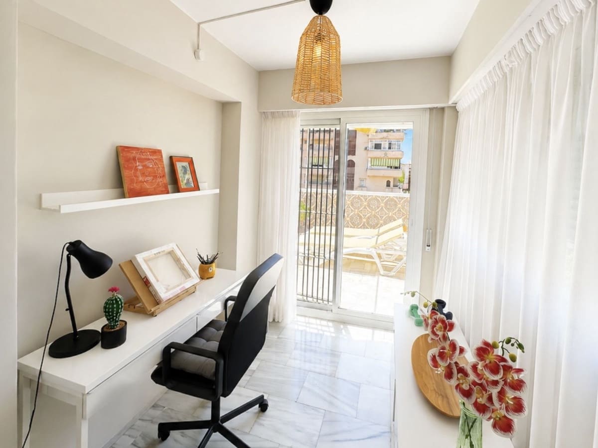 2 bedroom Apartment for sale in Fuengirola with pool garage - € 385,000 (Ref: 10034311)