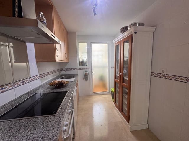 2 chambre Appartement à vendre à La Duquesa / Puerto de la Duquesa, Manilva avec piscine garage - 325 000 € (Ref: 10034313)