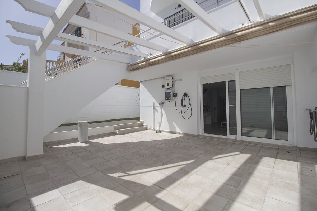 3 soverom Hus til salgs i Benalmadena med svømmebasseng garasje - € 695 000 (Ref: 10057635)