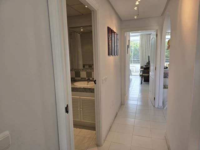 Apartamento de 2 habitaciones en Mijas en venta con piscina garaje - 290.000 € (Ref: 10057637)