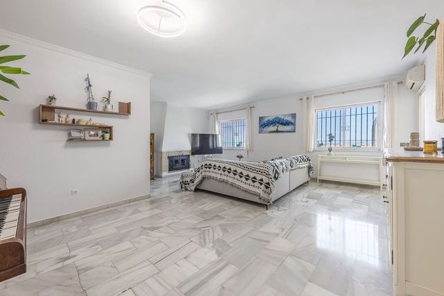 3 Zimmer Villa zu verkaufen in Fuengirola mit Pool Garage - 995.000 € (Ref: 10120759)