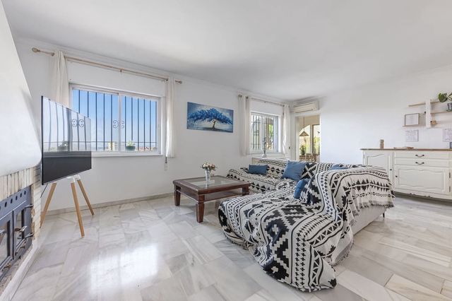 3 Zimmer Villa zu verkaufen in Fuengirola mit Pool Garage - 995.000 € (Ref: 10120759)