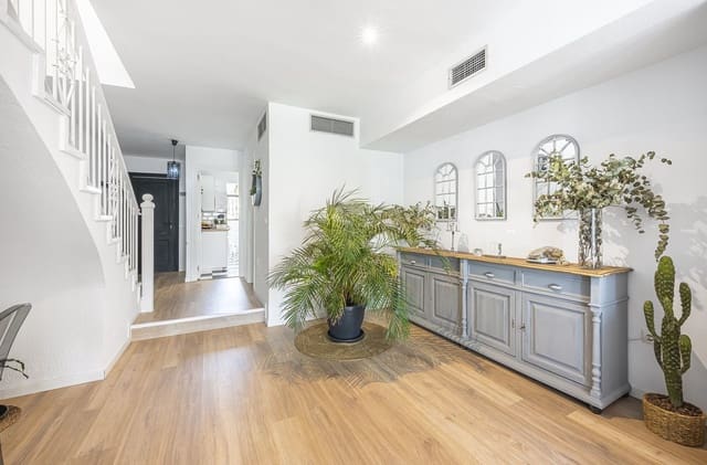 3 soverom Hus til salgs i Bel-Air, Estepona med svømmebasseng garasje - € 665 000 (Ref: 10169256)