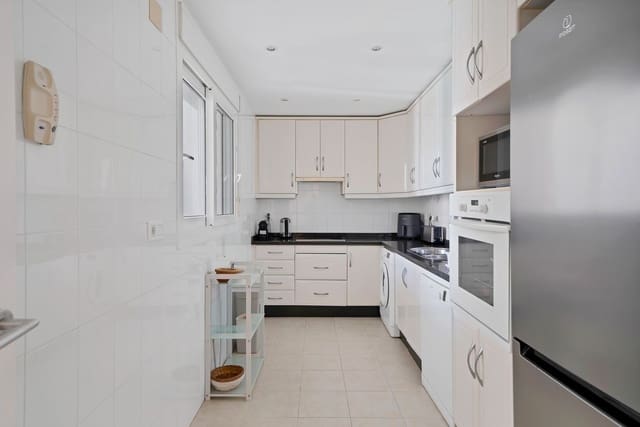 2 bedroom Apartment for sale in Benalmádena with pool garage - € 439,000 (Ref: 10169258)