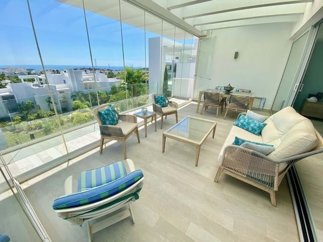 Apartamento de 3 habitaciones en Estepona en venta con piscina garaje - 699.000 € (Ref: 8495378)