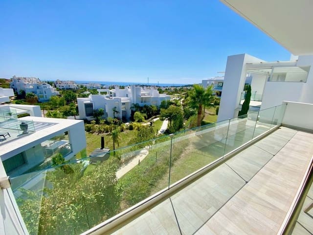 Apartamento de 3 habitaciones en Estepona en venta con piscina garaje - 699.000 € (Ref: 8495378)