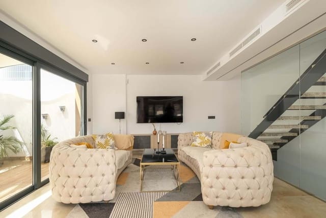 3 sovrum Hus till salu i Fuengirola med pool - 795 000 € (Ref: 8526398)