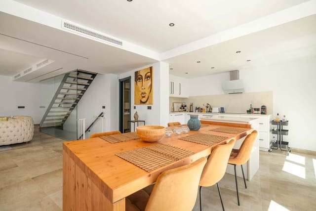 3 sovrum Hus till salu i Fuengirola med pool - 795 000 € (Ref: 8526398)