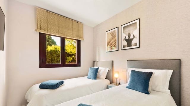 2 soveværelse Lejlighed til salg i Marbella med swimmingpool garage - € 360.000 (Ref: 8902893)