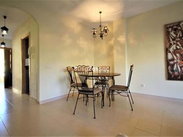 3 makuuhuone Huvila myytävänä paikassa Estepona mukana uima-altaan 
autotalli - 289 000 € (Ref: 8903395)