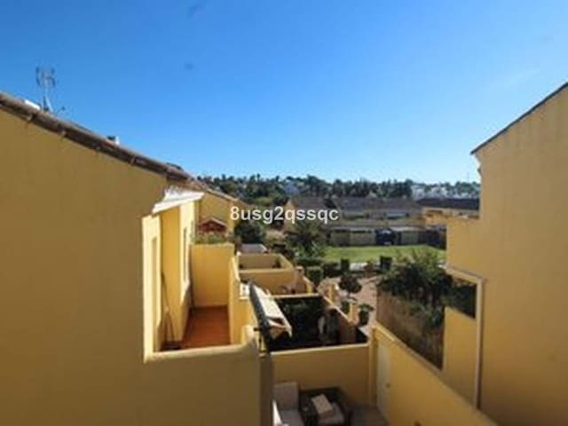 3 makuuhuone Huvila myytävänä paikassa Estepona mukana uima-altaan 
autotalli - 289 000 € (Ref: 8903395)