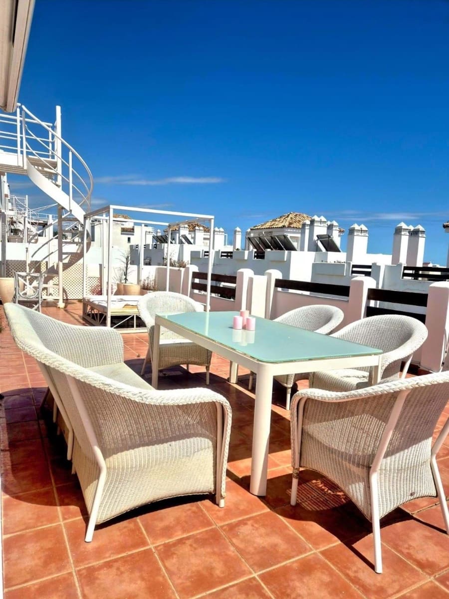 2 quarto Apartamento para venda em Estepona com piscina garagem - 299 000 € (Ref: 8973355)