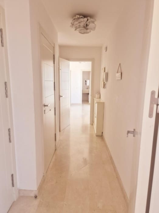 2 quarto Apartamento para venda em Estepona com piscina garagem - 299 000 € (Ref: 8973355)