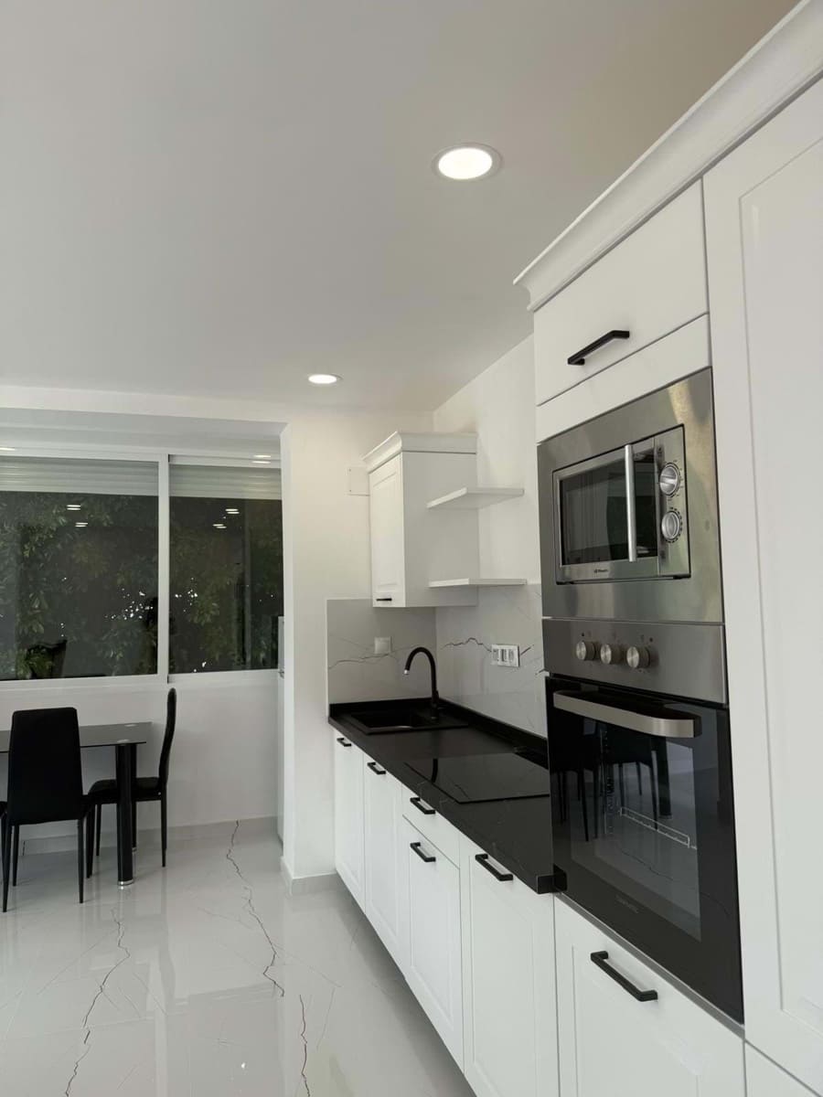 2 sypialnia Apartament na sprzedaż w Marbella - 370 000 € (Ref: 9013608)