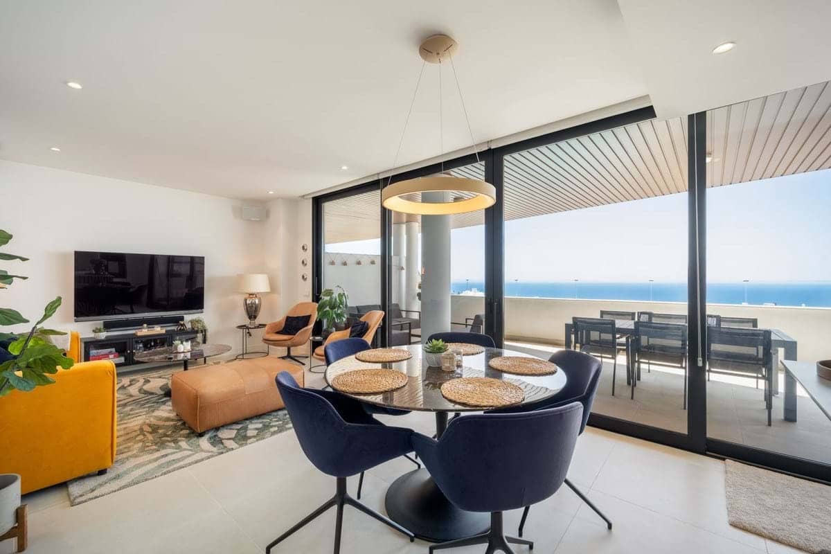 2 makuuhuone Huoneisto myytävänä paikassa Fuengirola mukana uima-altaan 
autotalli - 659 000 € (Ref: 9016606)