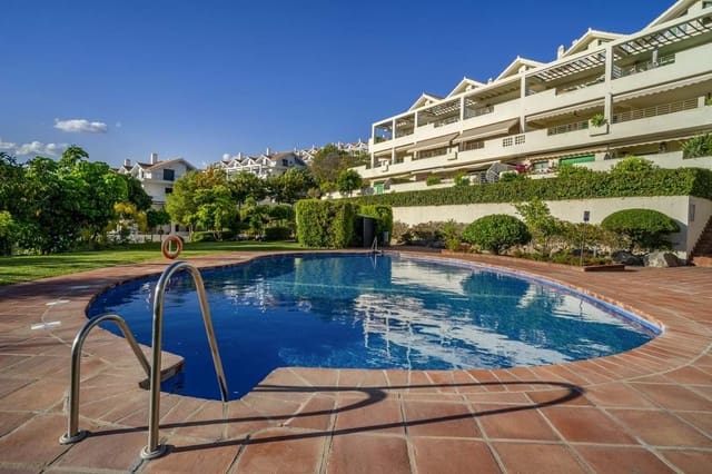 2 bedroom Apartment for sale in Estepona with pool garage - € 339,000 (Ref: 9022885)