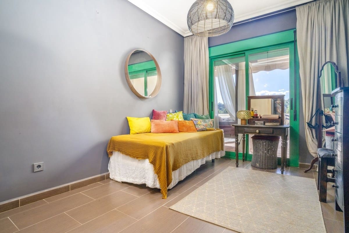 2 bedroom Apartment for sale in Estepona with pool garage - € 339,000 (Ref: 9022885)