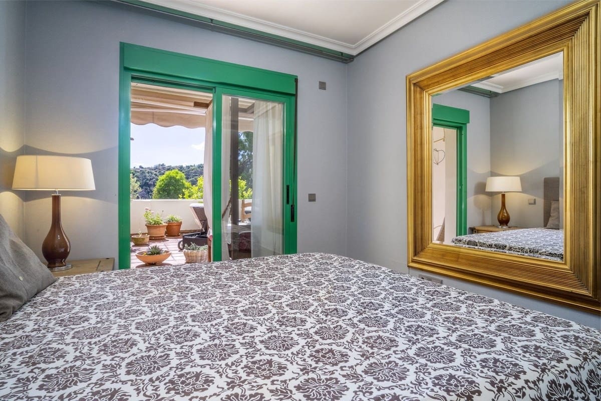 2 bedroom Apartment for sale in Estepona with pool garage - € 339,000 (Ref: 9022885)