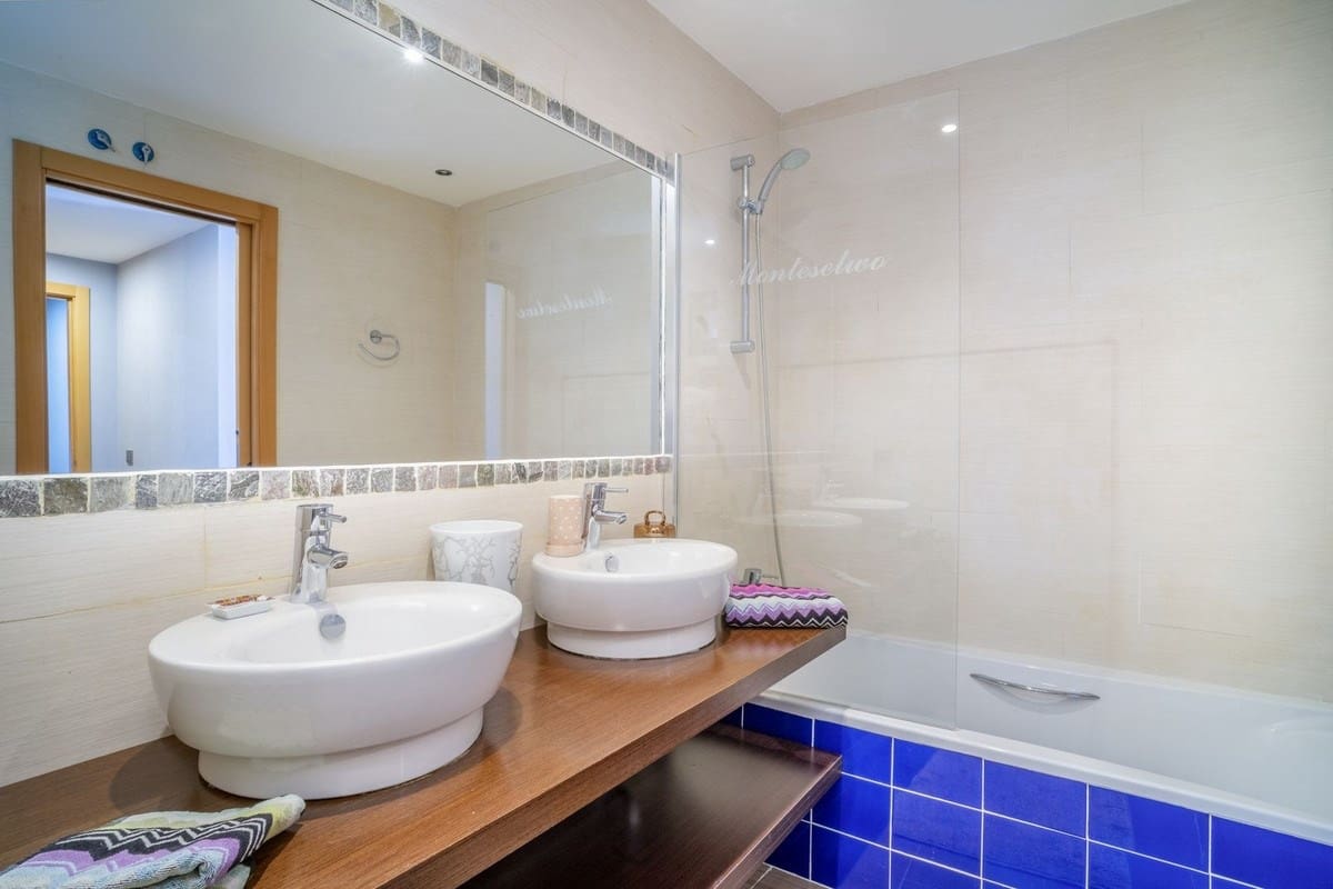 2 bedroom Apartment for sale in Estepona with pool garage - € 339,000 (Ref: 9022885)