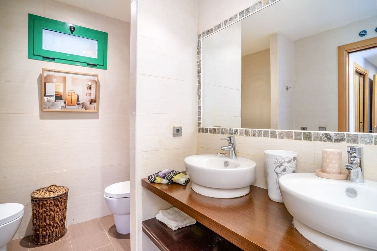 2 bedroom Apartment for sale in Estepona with pool garage - € 339,000 (Ref: 9022885)