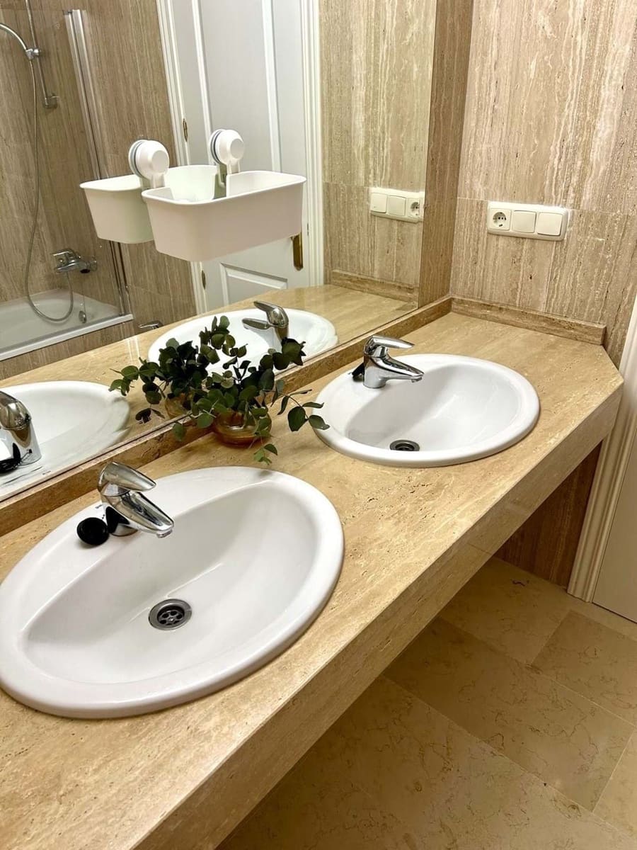 Apartamento de 2 habitaciones en Marbella en venta con piscina garaje - 350.000 € (Ref: 9024029)