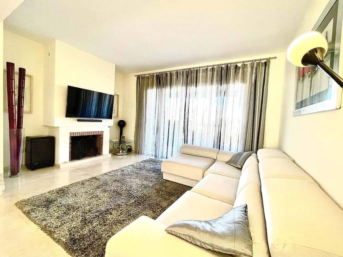 3 bedroom Townhouse for sale in Mijas with pool garage - € 535,000 (Ref: 9030776)