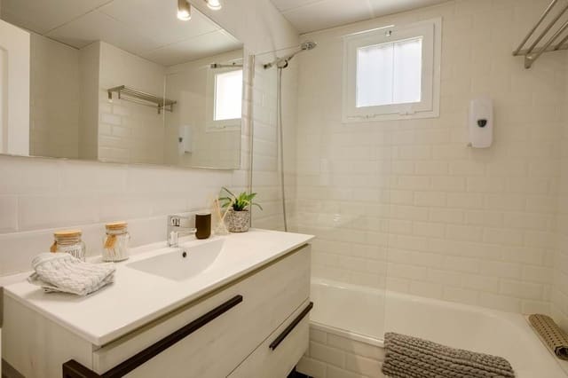 3 sypialnia Apartament na sprzedaż w Manilva z basenem - 275 000 € (Ref: 9057210)