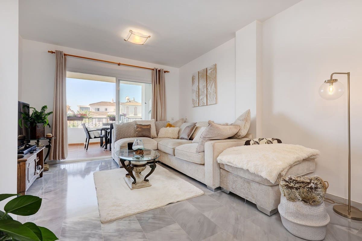 2 bedroom Apartment for sale in Mijas with pool garage - € 359,995 (Ref: 9116580)