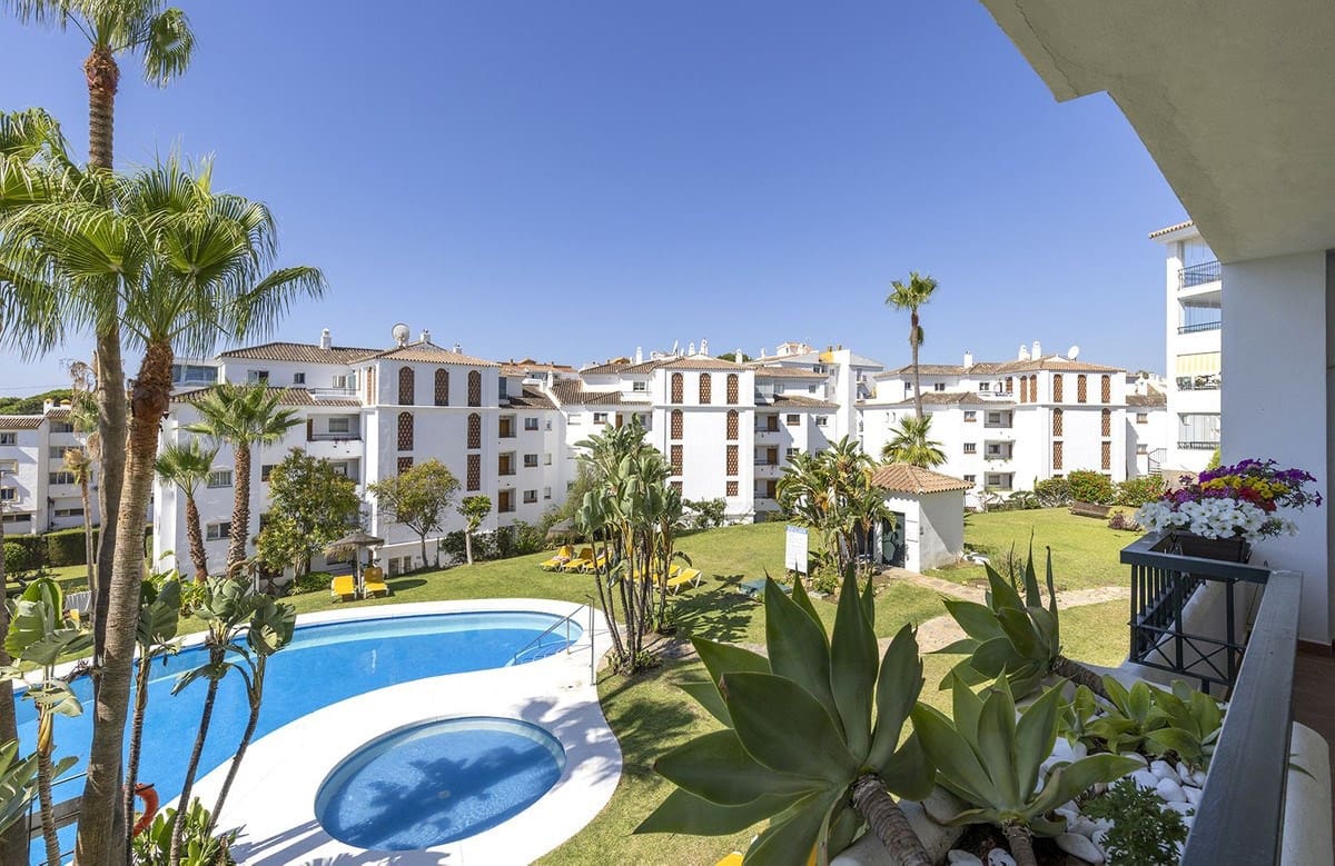 2 bedroom Apartment for sale in Mijas with pool garage - € 359,995 (Ref: 9116580)