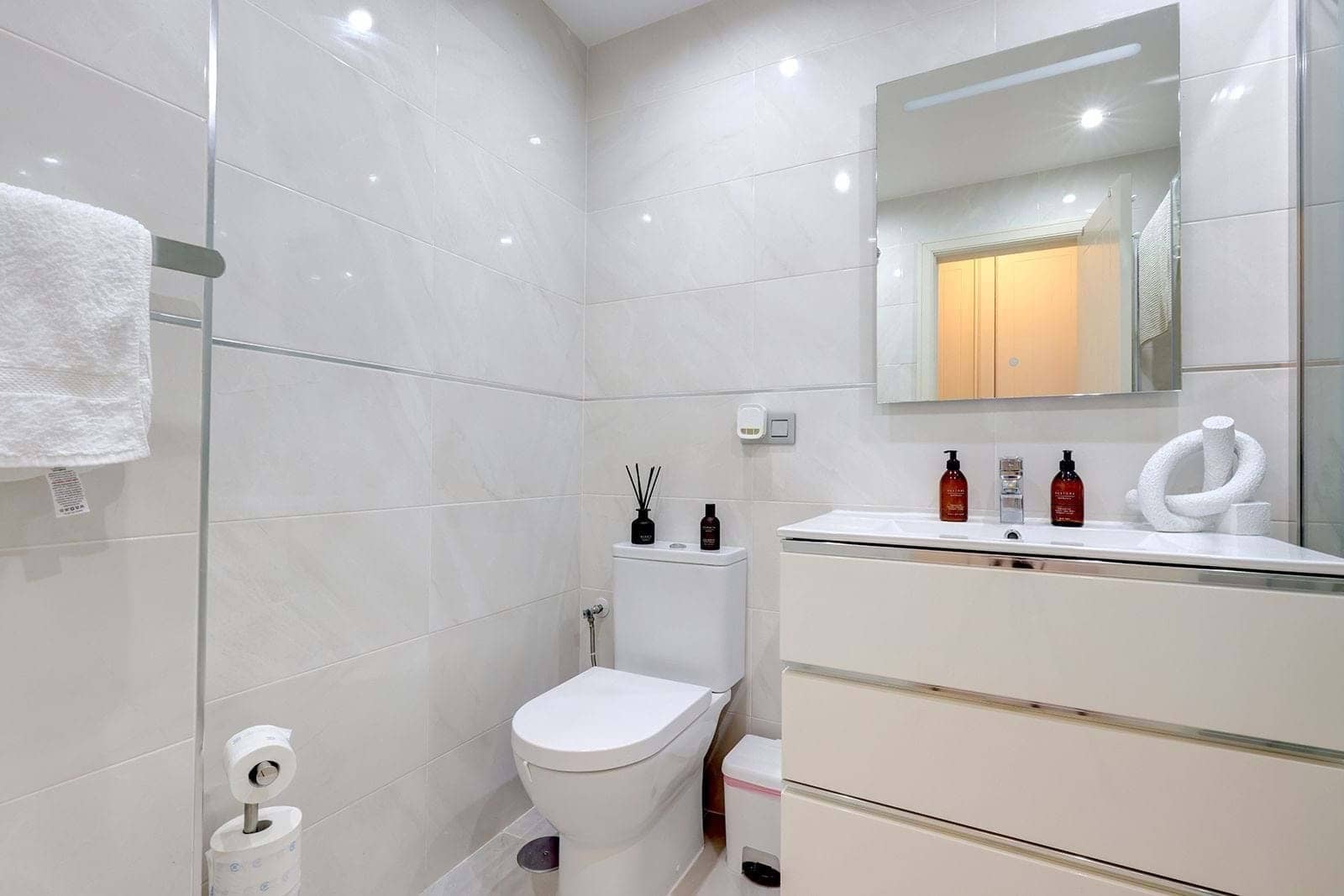 2 bedroom Apartment for sale in Mijas with pool garage - € 359,995 (Ref: 9116580)