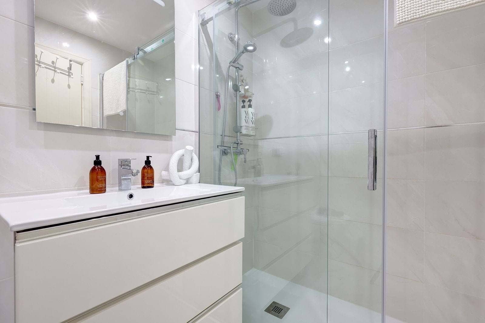 2 bedroom Apartment for sale in Mijas with pool garage - € 359,995 (Ref: 9116580)