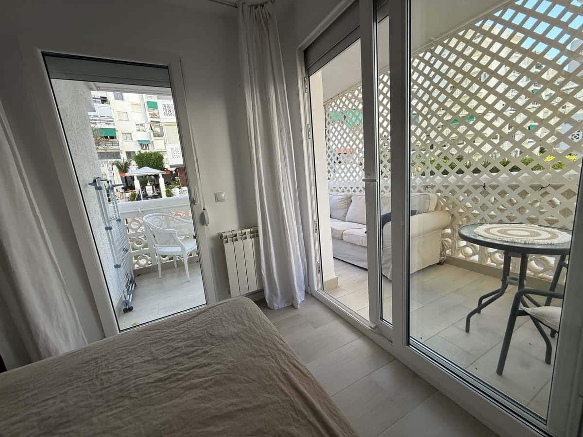 3 bedroom Apartment for sale in Estepona with pool garage - € 299,000 (Ref: 9123543)