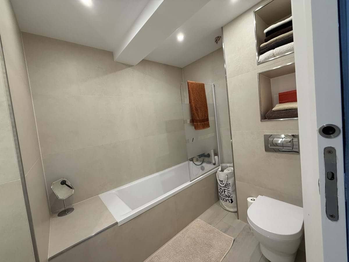 3 bedroom Apartment for sale in Estepona with pool garage - € 299,000 (Ref: 9123543)