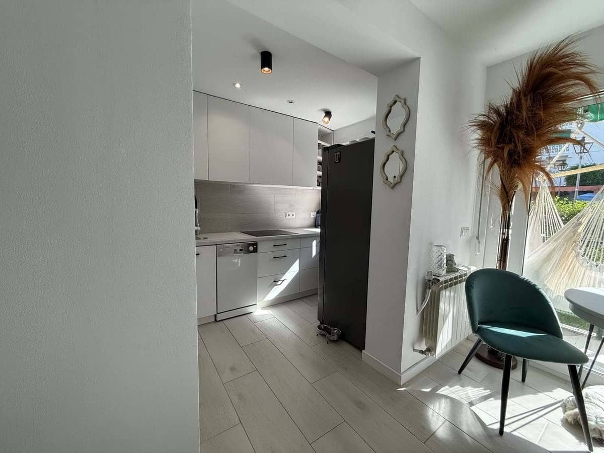 3 bedroom Apartment for sale in Estepona with pool garage - € 299,000 (Ref: 9123543)