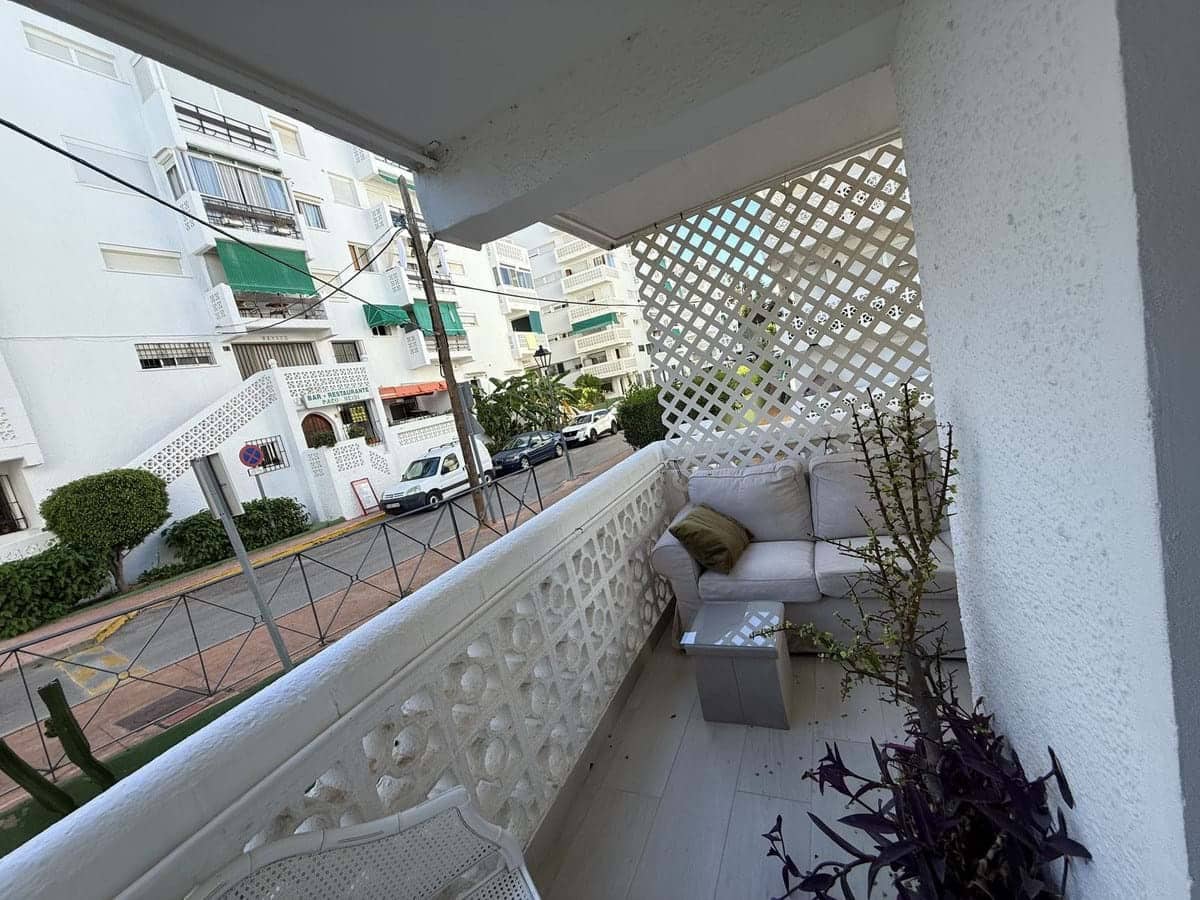 3 bedroom Apartment for sale in Estepona with pool garage - € 299,000 (Ref: 9123543)