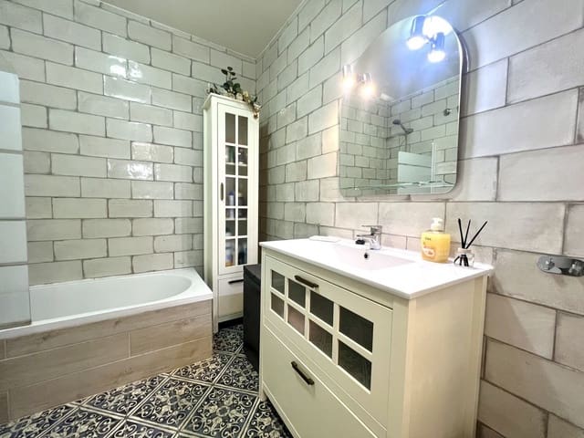 2 bedroom Apartment for sale in Mijas with pool garage - € 329,000 (Ref: 9123702)