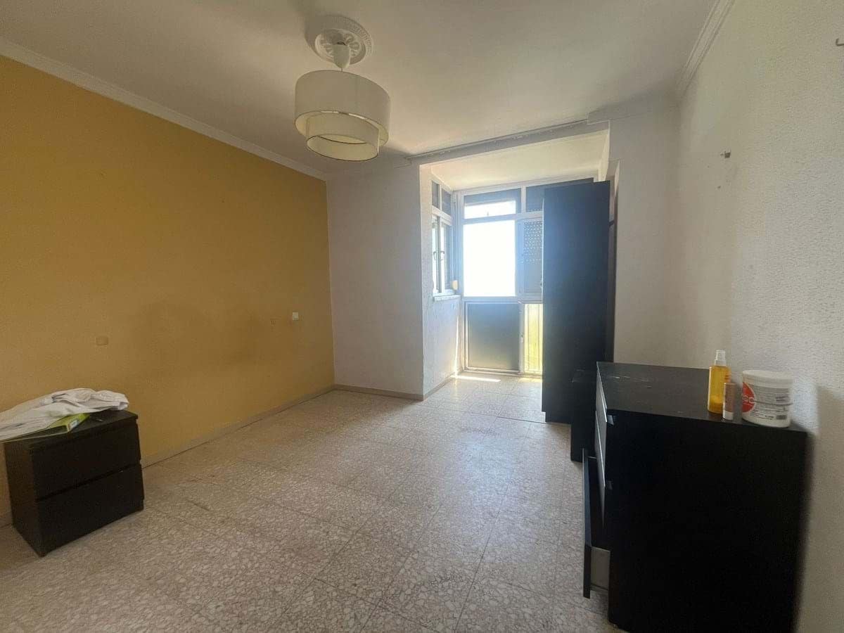 4 bedroom Apartment for sale in Estepona with garage - € 287,000 (Ref: 9129456)