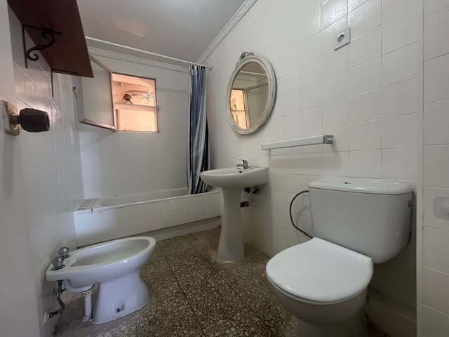 4 bedroom Apartment for sale in Estepona with garage - € 287,000 (Ref: 9129456)