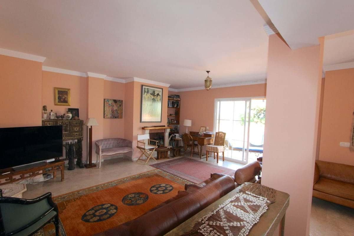 2 bedroom Apartment for sale in Marbella with pool garage - € 455,000 (Ref: 9130212)